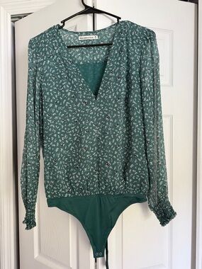 Abercrombie & Fitch Teal Floral Long-Sleeve Bodysuit